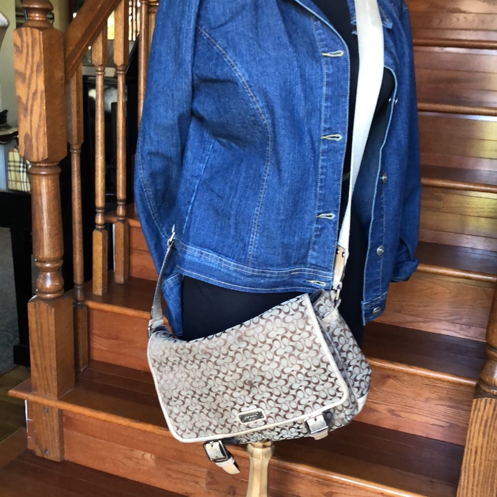 COACH Signature Voyager Khaki Bag - Picture 1 of 10